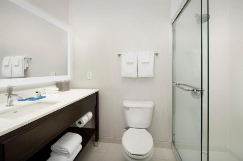 holiday inn express and suites puyallup tacoma are