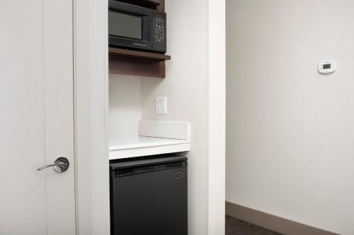 holiday inn express and suites puyallup tacoma are