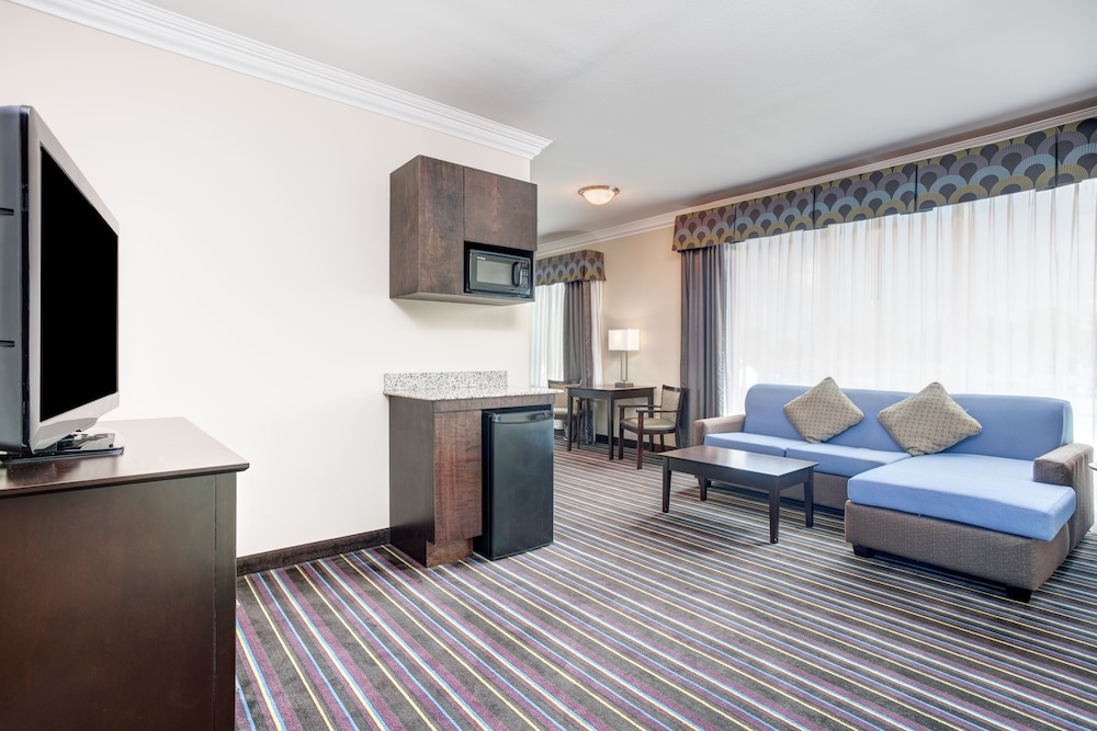 holiday inn express and suites raceland highway