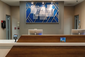 Holiday Inn Express Hotel & Suites Raleigh Sw Nc State,Charlotte>>Asbury,3 star