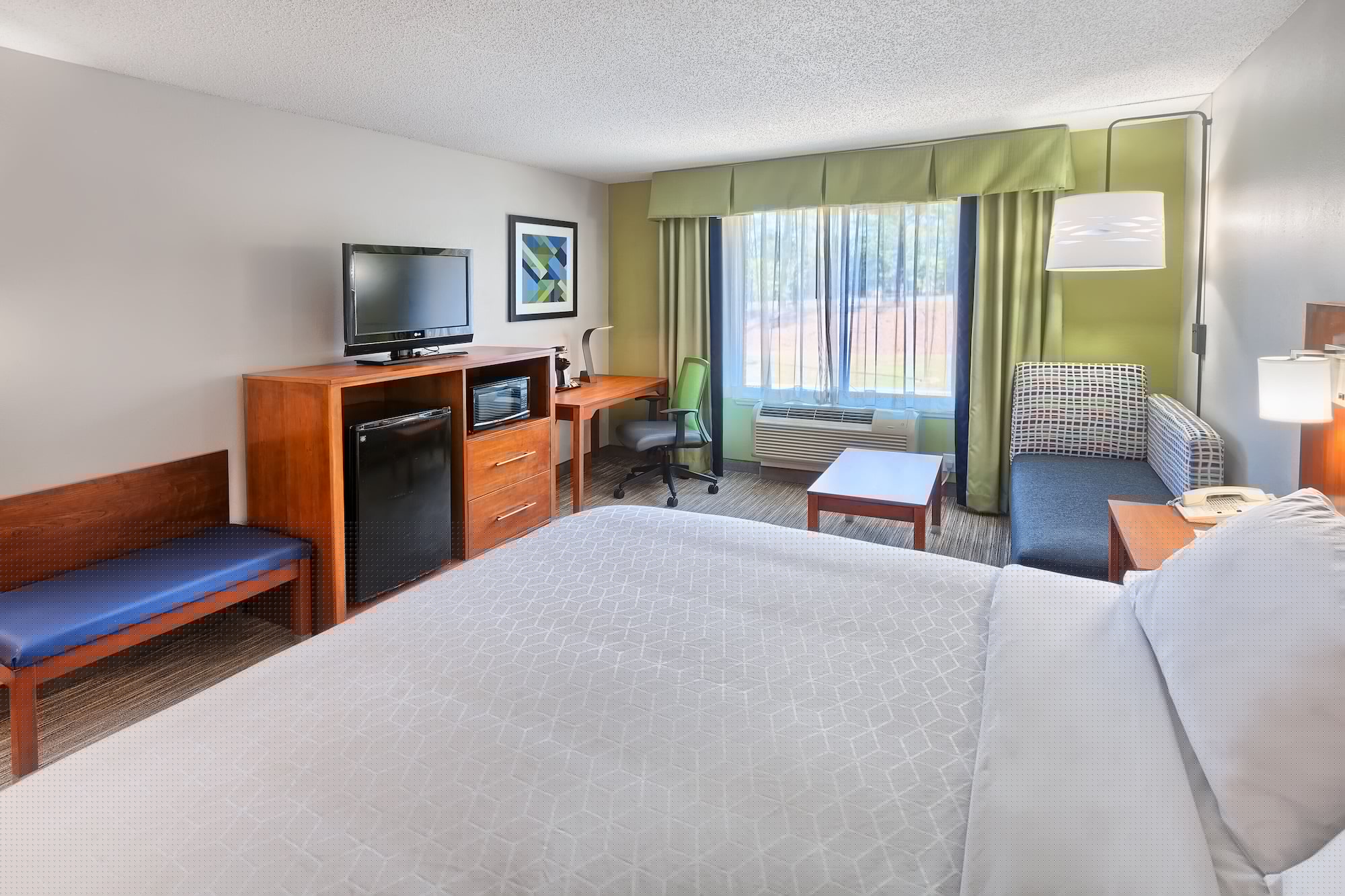 holiday inn express and suites raleigh north wake