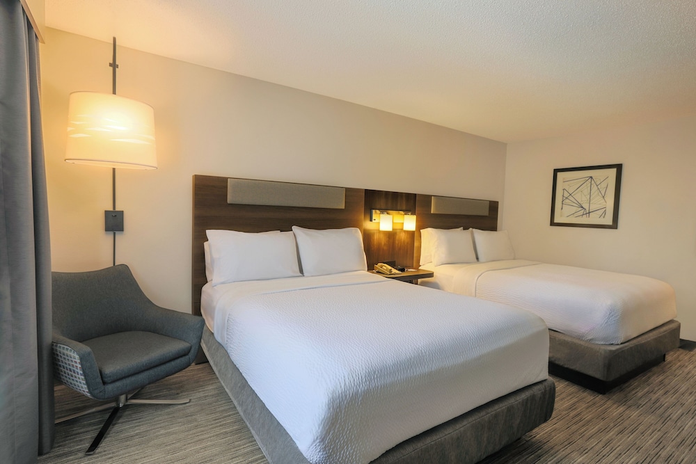 holiday inn express and suites raleigh north wake
