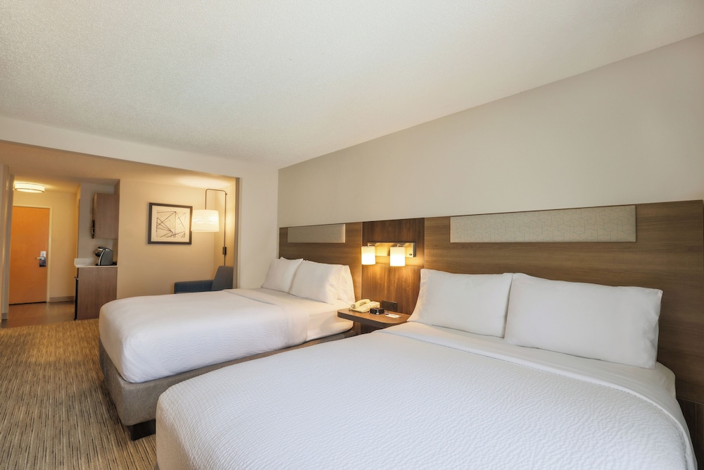 holiday inn express and suites raleigh north wake