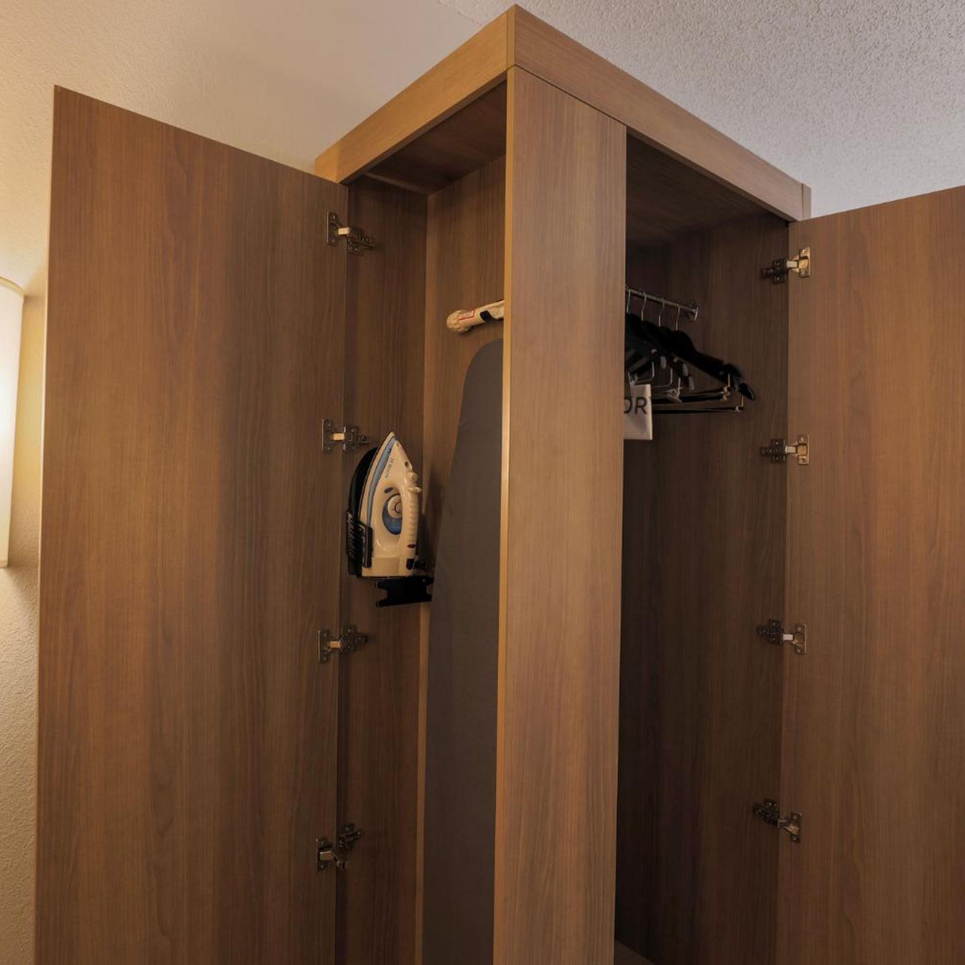 holiday inn express and suites raleigh north wake