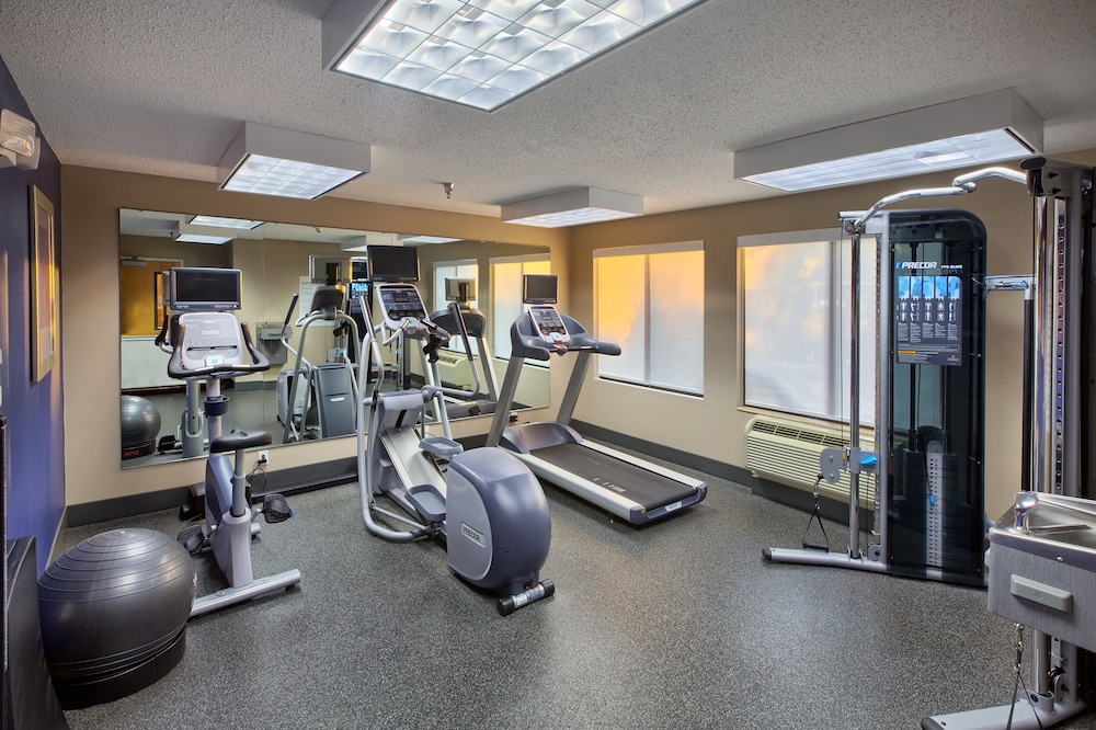 holiday inn express and suites raleigh north wake