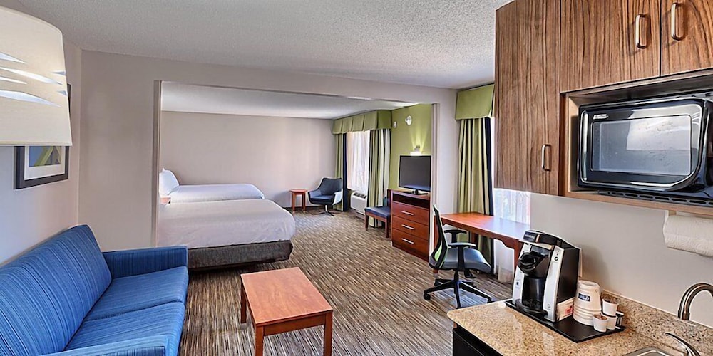 holiday inn express and suites raleigh north wake