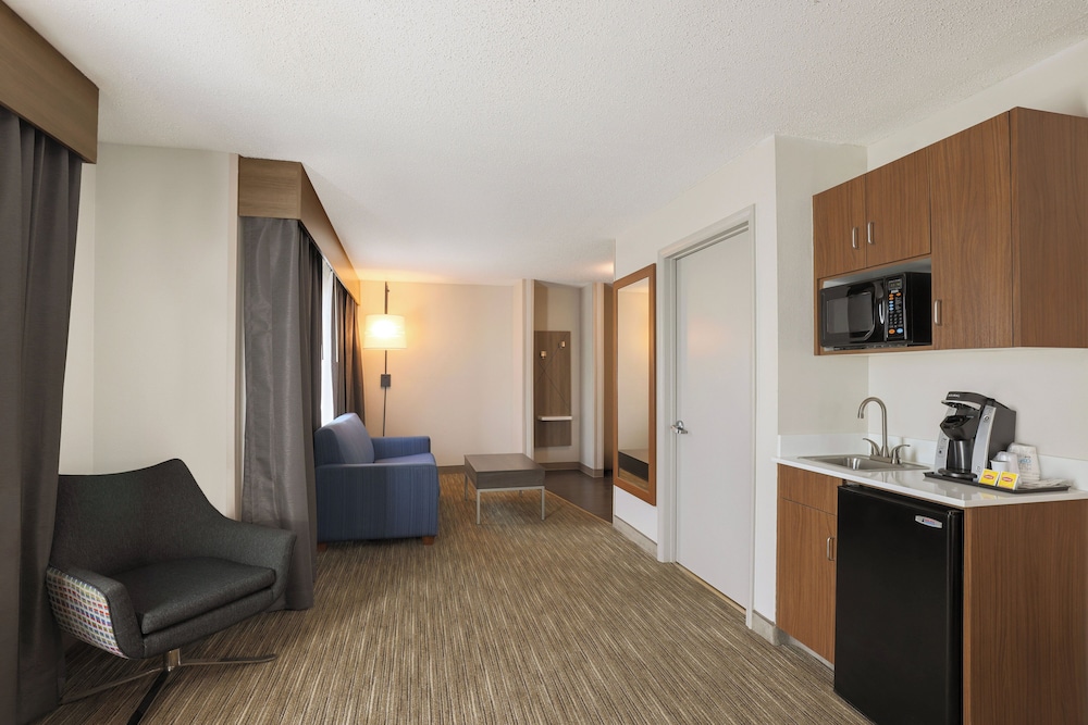 holiday inn express and suites raleigh north wake