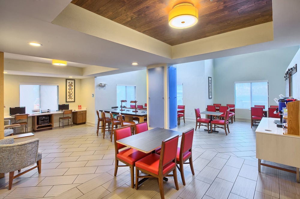 holiday inn express and suites raleigh north wake