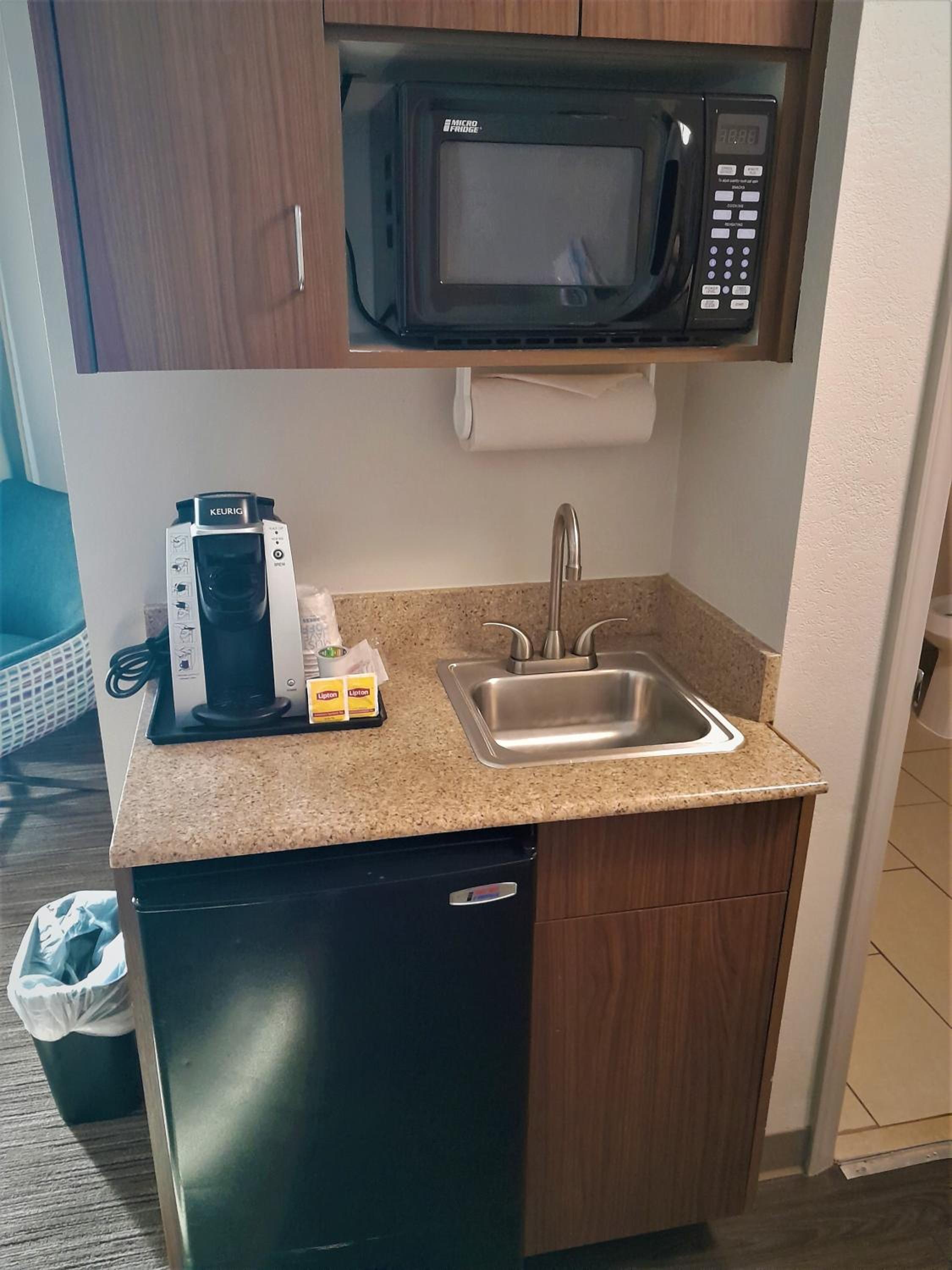 holiday inn express and suites raleigh north wake