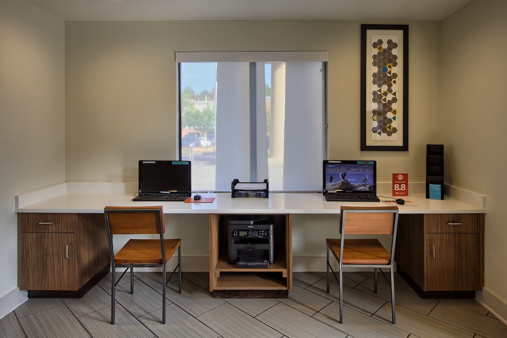 holiday inn express and suites raleigh north wake