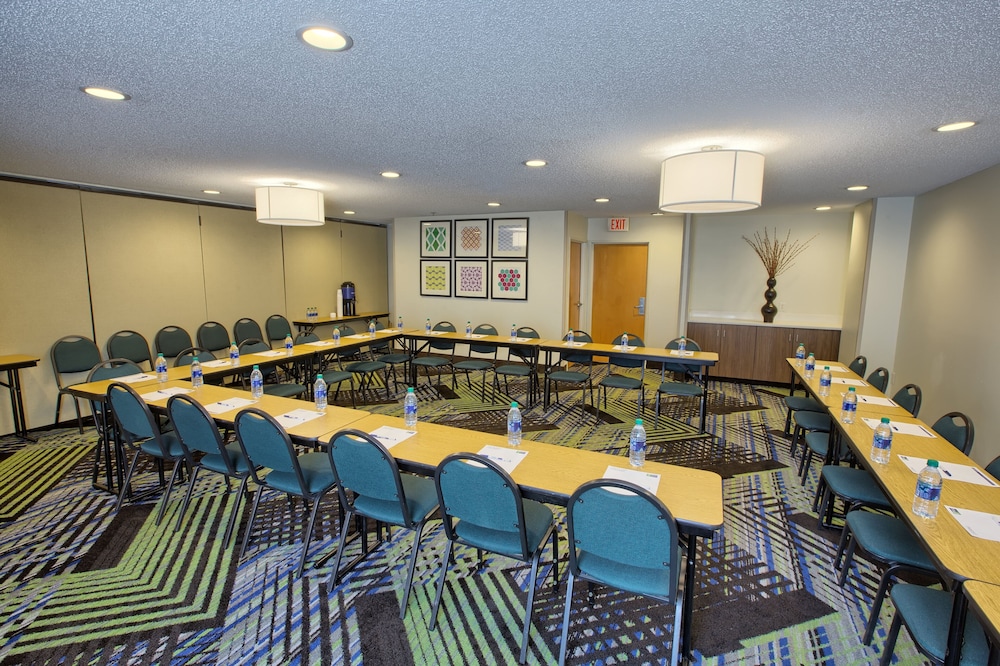 holiday inn express and suites raleigh north wake