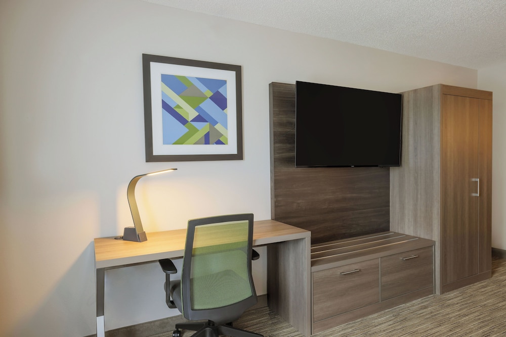 holiday inn express and suites raleigh north wake