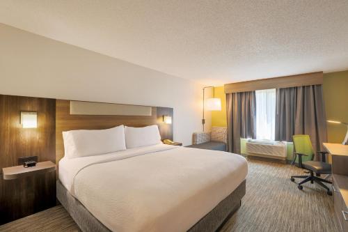 holiday inn express and suites raleigh north wake