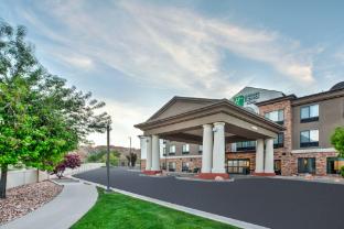 holiday inn express hotel and suites richfield by ihg
