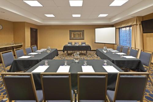 holiday inn express hotel and suites richfield by ihg