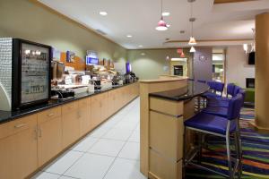 holiday inn express and suites rock springs green river