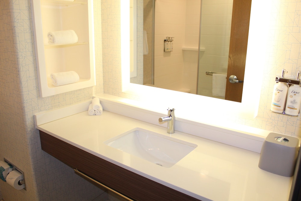 holiday inn express hotel and suites rockford loves park by ihg