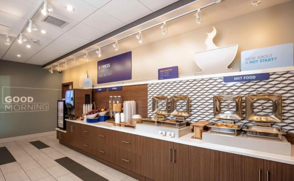holiday inn express hotel and suites rockford loves park by ihg