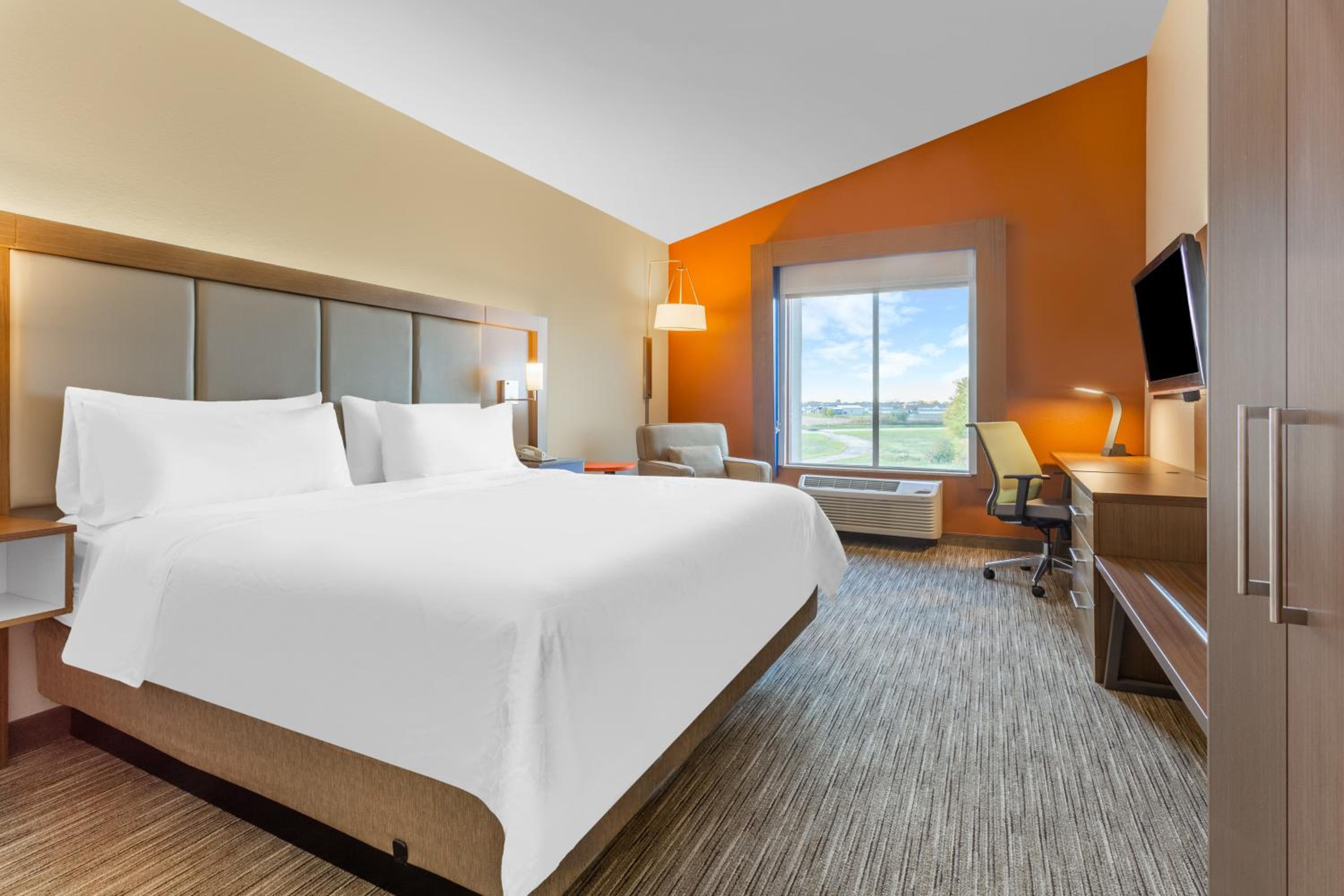 holiday inn express hotel and suites rockford loves park by ihg