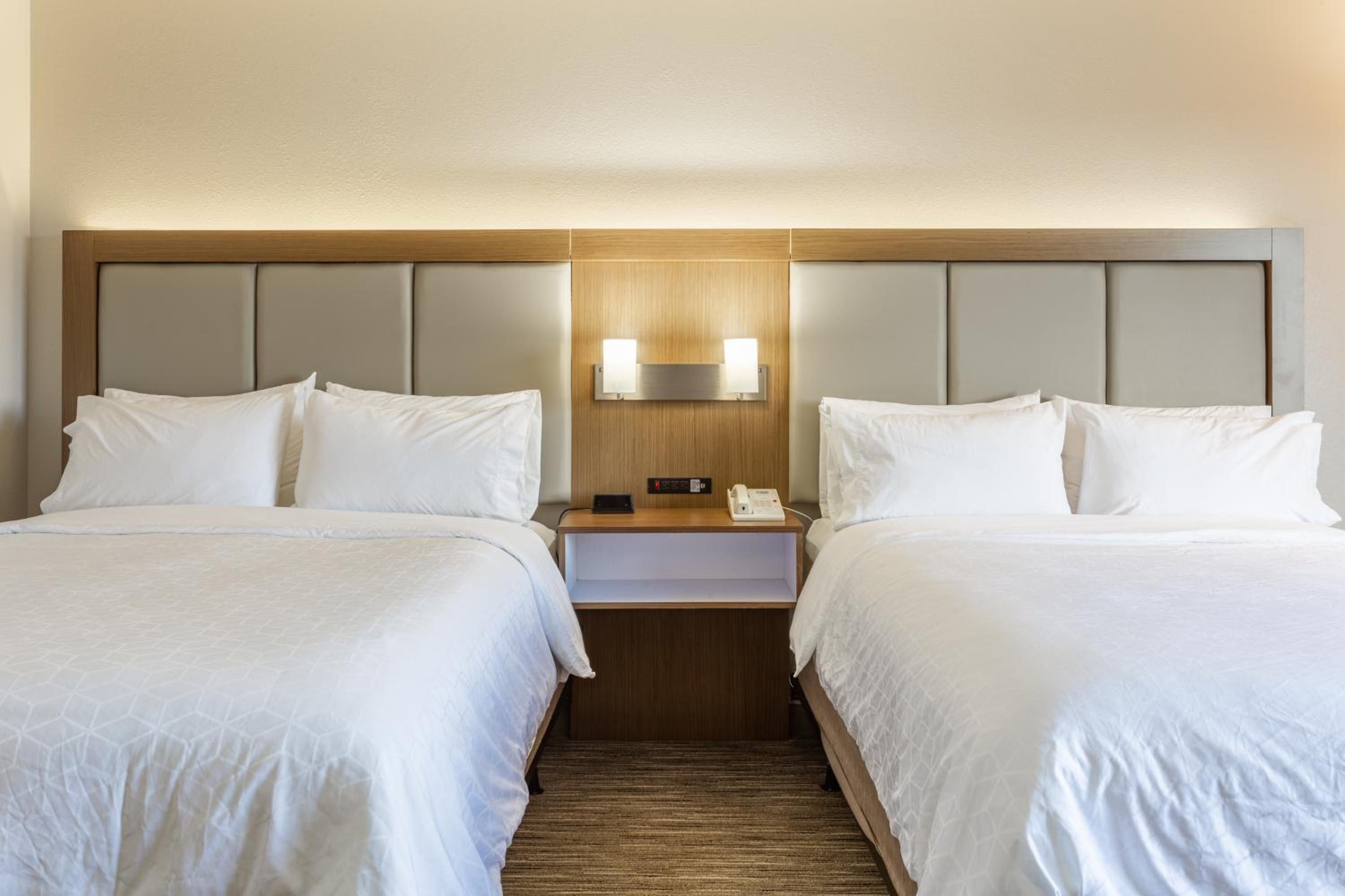 holiday inn express hotel and suites rockford loves park by ihg