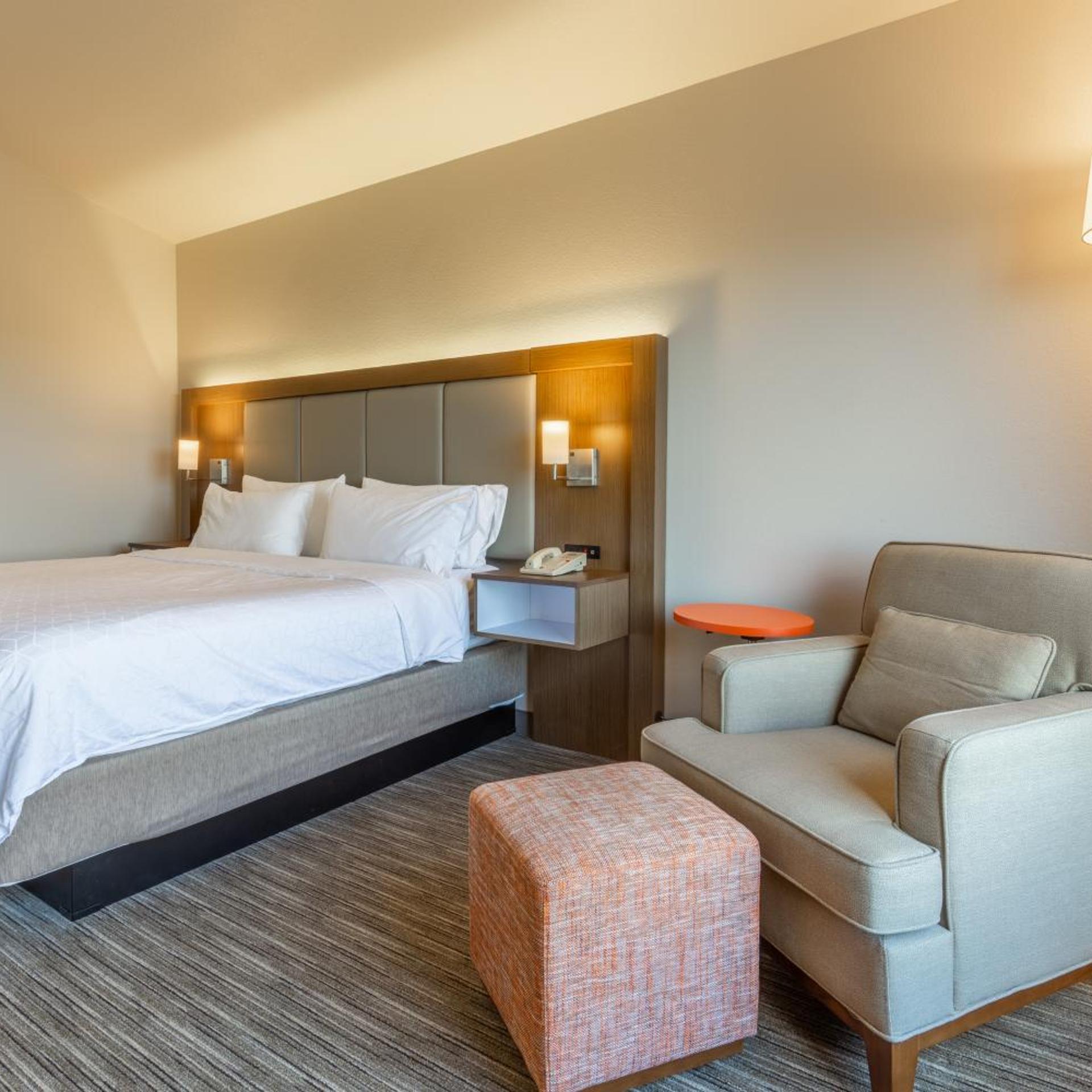 holiday inn express hotel and suites rockford loves park by ihg
