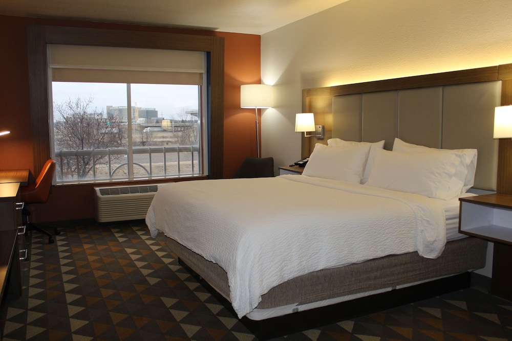 holiday inn express hotel and suites rockford loves park by ihg