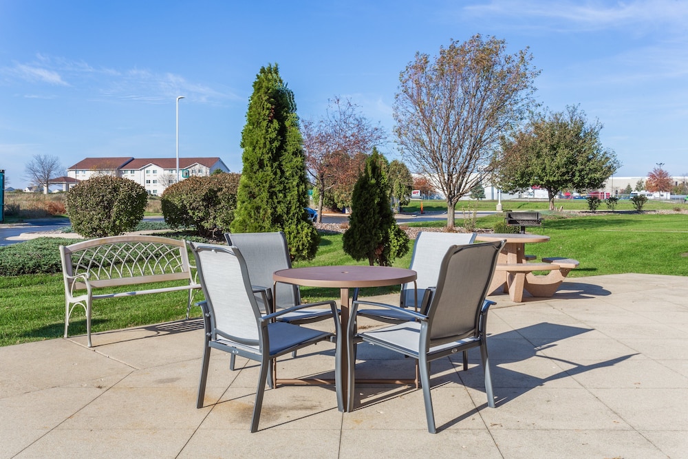 holiday inn express hotel and suites rockford loves park by ihg
