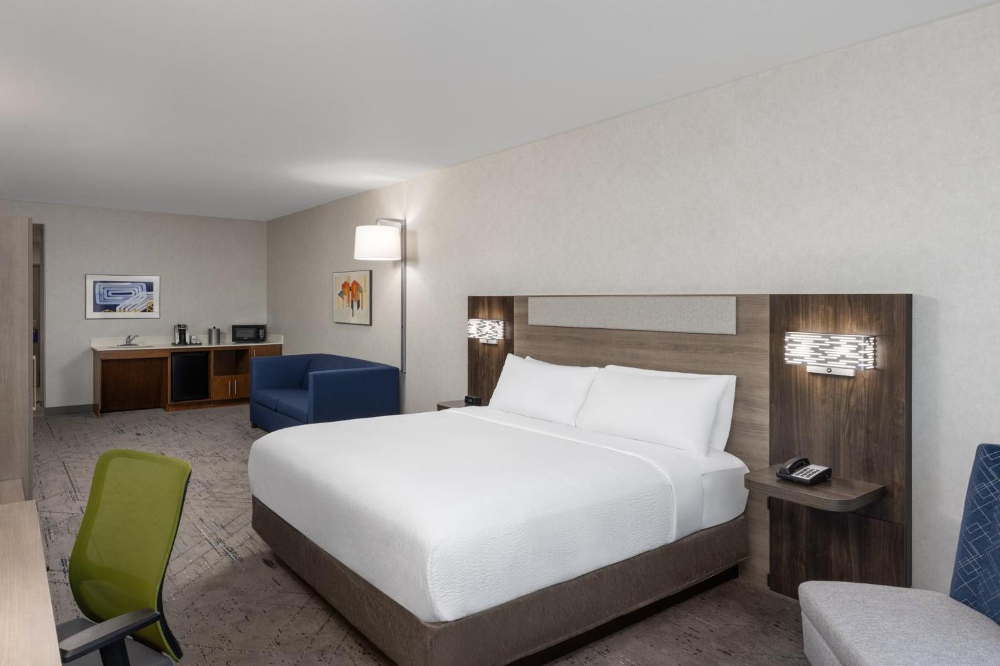 holiday inn express and suites sacramento ne cal expo