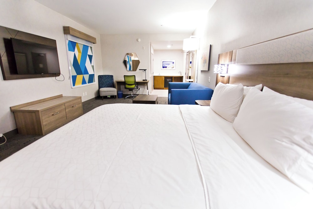 holiday inn express and suites sacramento ne cal expo
