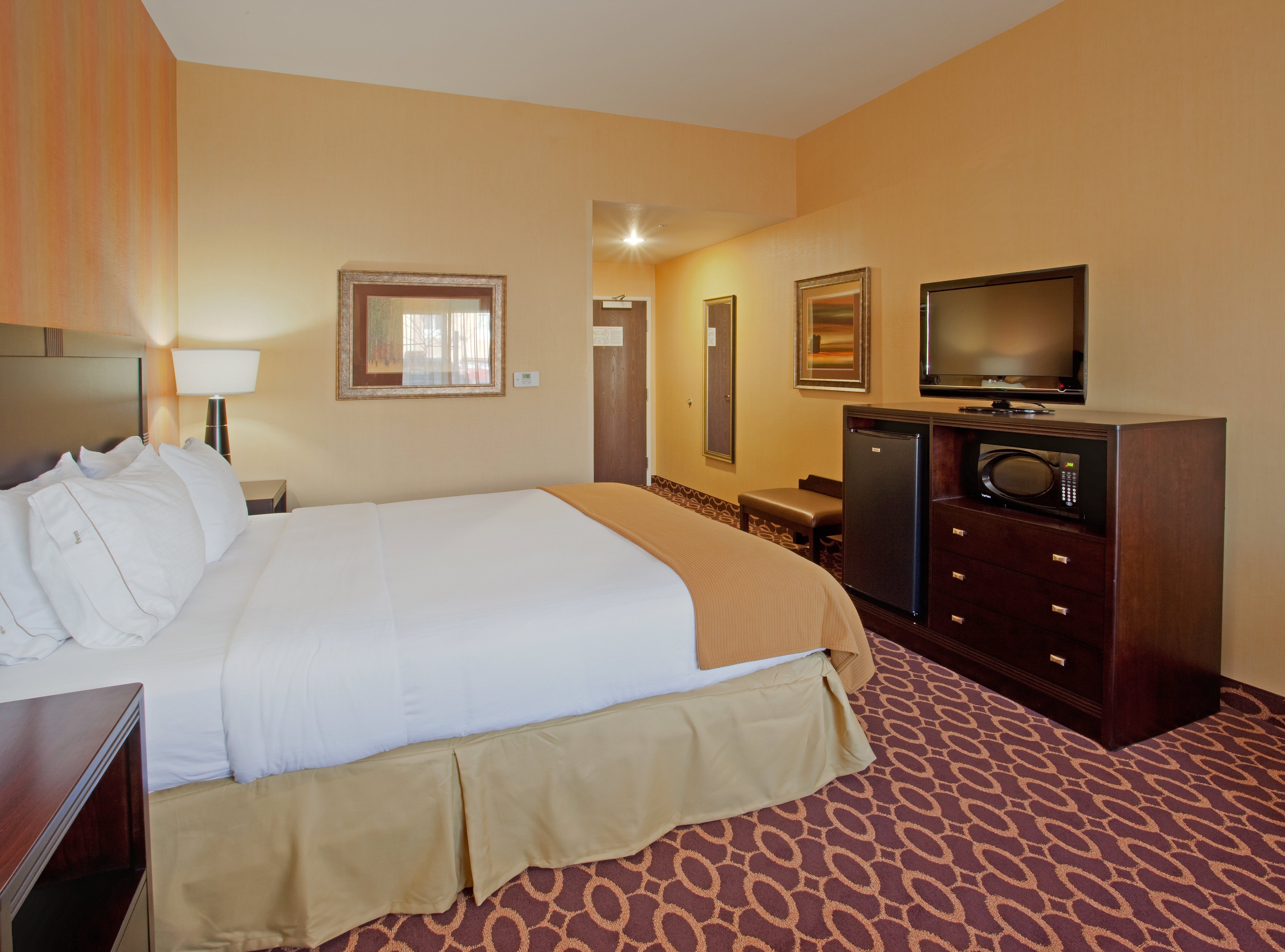 holiday inn express and suites sacramento ne cal expo