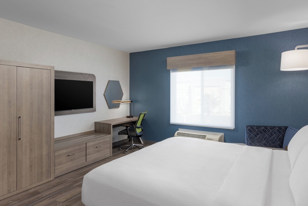 holiday inn express and suites sacramento ne cal expo