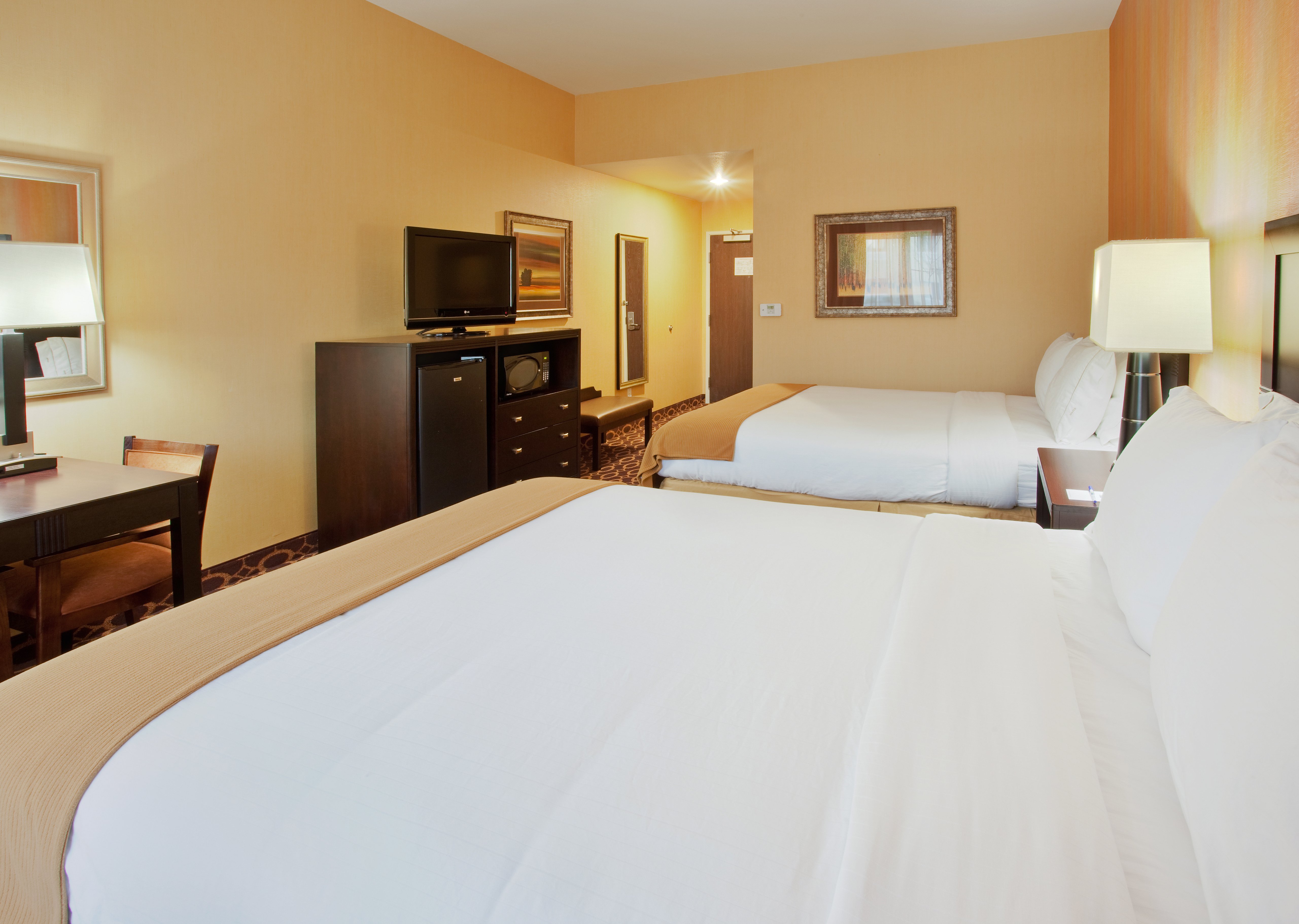 holiday inn express and suites sacramento ne cal expo