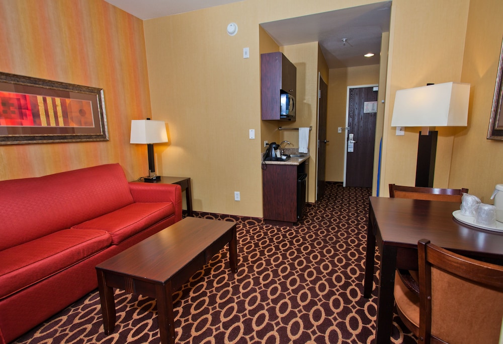 holiday inn express and suites sacramento ne cal expo