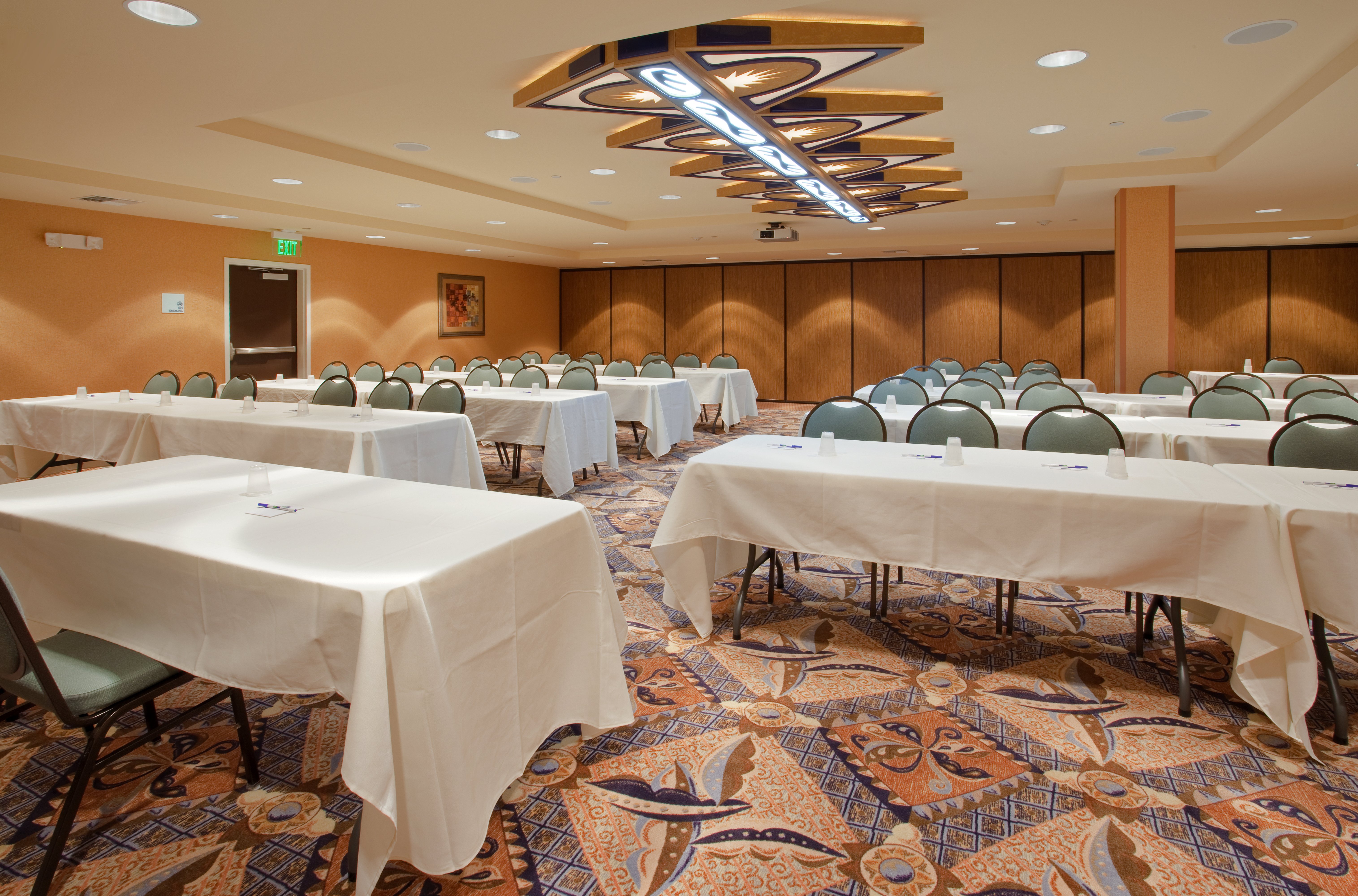 holiday inn express and suites sacramento ne cal expo