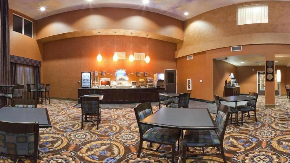 holiday inn express and suites sacramento ne cal expo