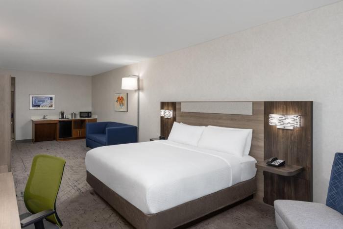 holiday inn express and suites sacramento ne cal expo