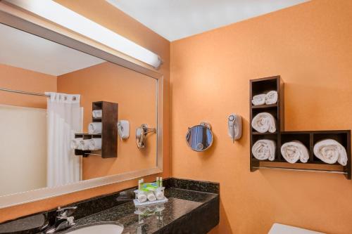 holiday inn express and suites san jose morgan hill