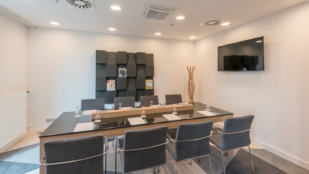 holiday inn express hotel and suites schulenburg by ihg