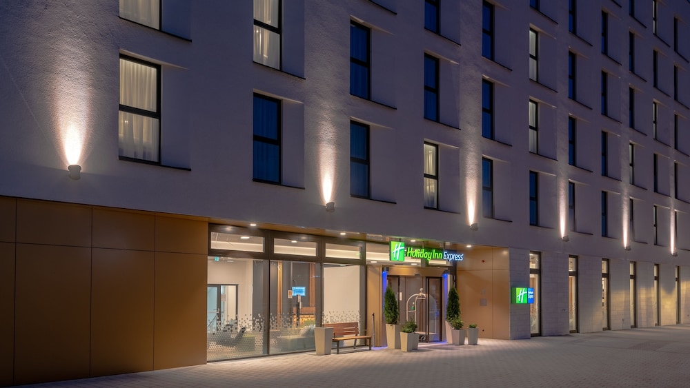 holiday inn express hotel and suites schulenburg by ihg