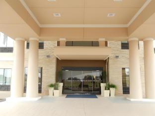 holiday inn express hotel and suites schulenburg by ihg