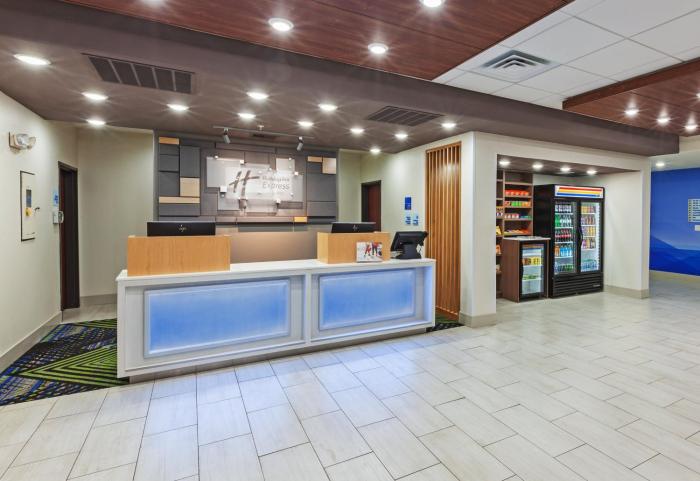 holiday inn express hotel and suites sealy by ihg