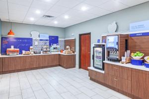 holiday inn express hotel and suites sealy by ihg