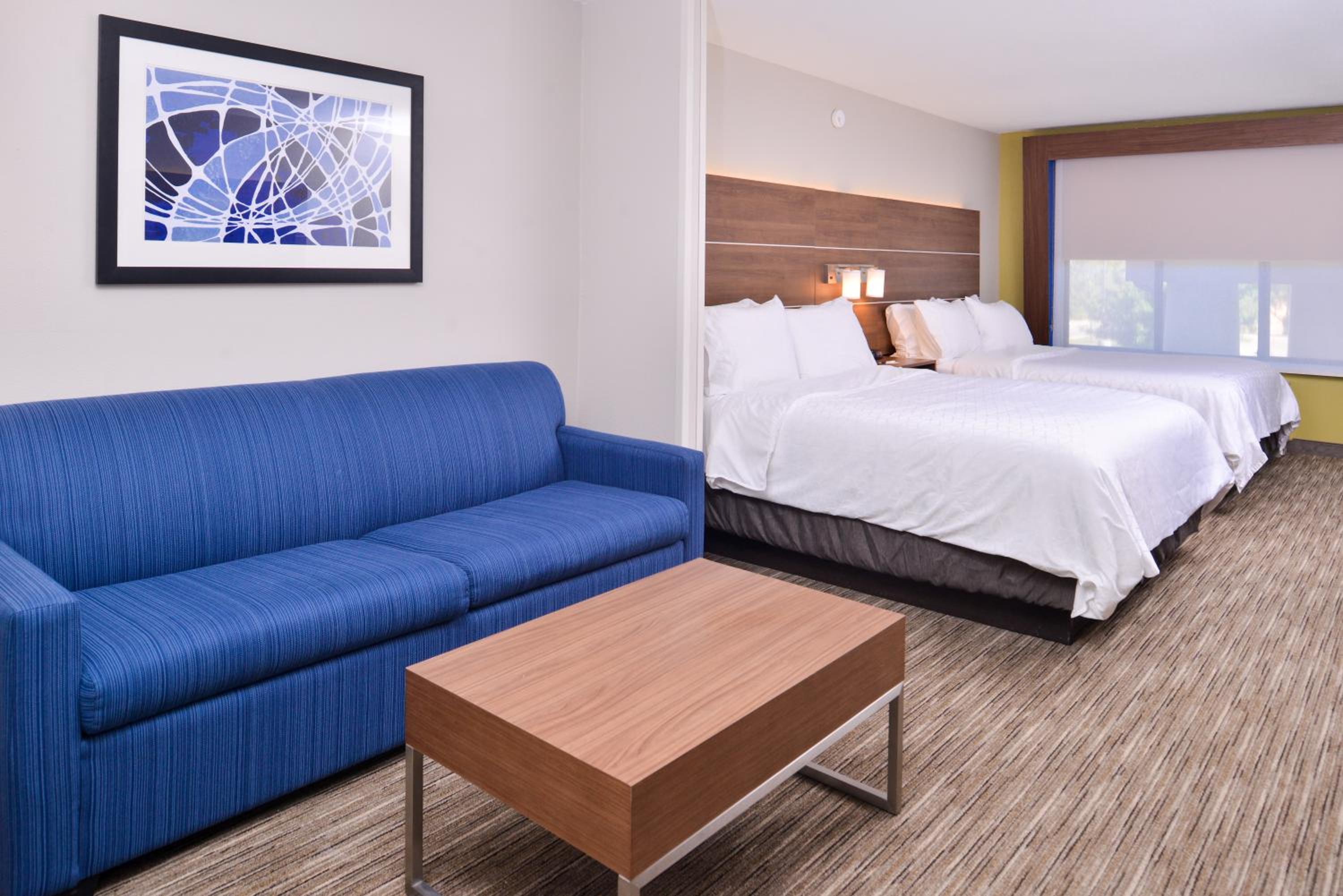 holiday inn express and suites selma by ihg
