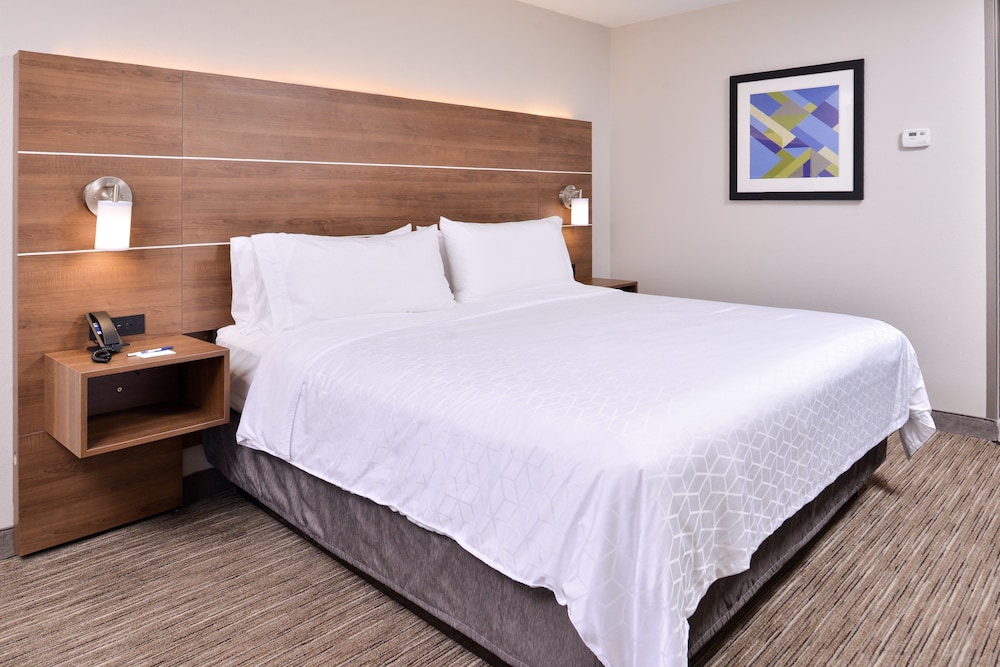 holiday inn express and suites selma by ihg
