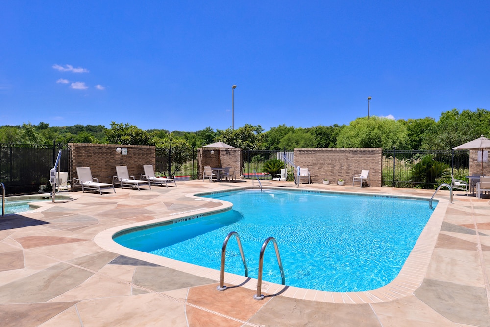 holiday inn express and suites selma by ihg
