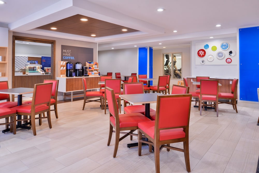 holiday inn express and suites selma by ihg