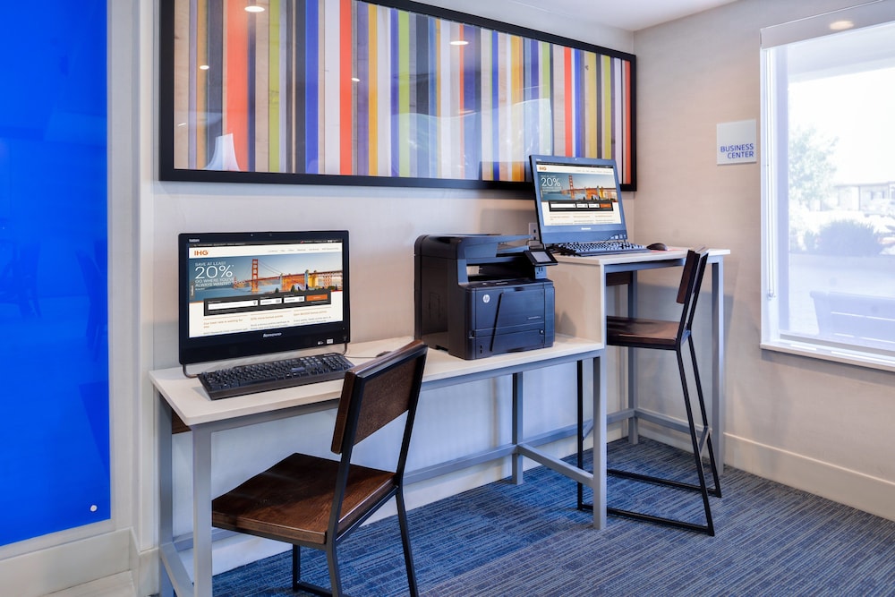 holiday inn express and suites selma by ihg