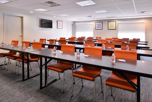 holiday inn express and suites selma by ihg