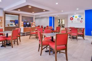 holiday inn express and suites selma by ihg
