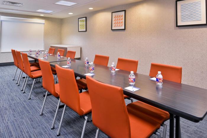 holiday inn express and suites selma by ihg
